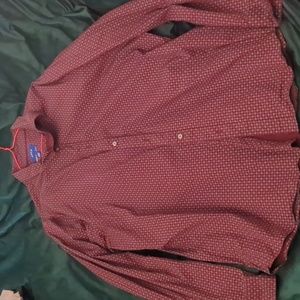 Men's Maroon APT 9 Dress/Casual Shirt with Nice Pattern